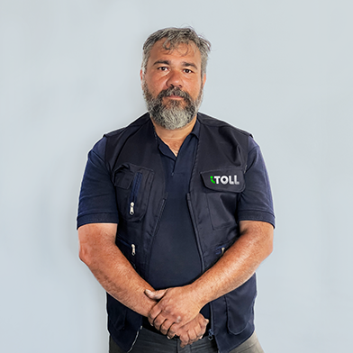 محمد محمدزاده، متخصص فنی تعویض باتری ماشین